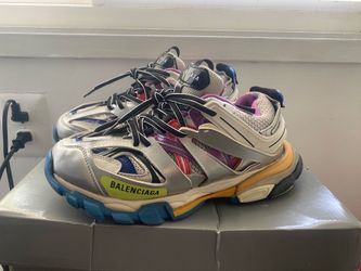 Balenciaga tracks size 42