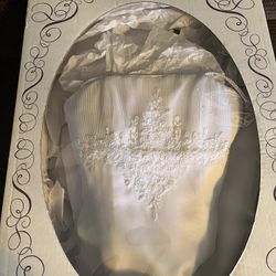 ST TROPEZ DAVIDS BRIDAL WEDDING DRESS SIZE 8 ONLY TRIED ON