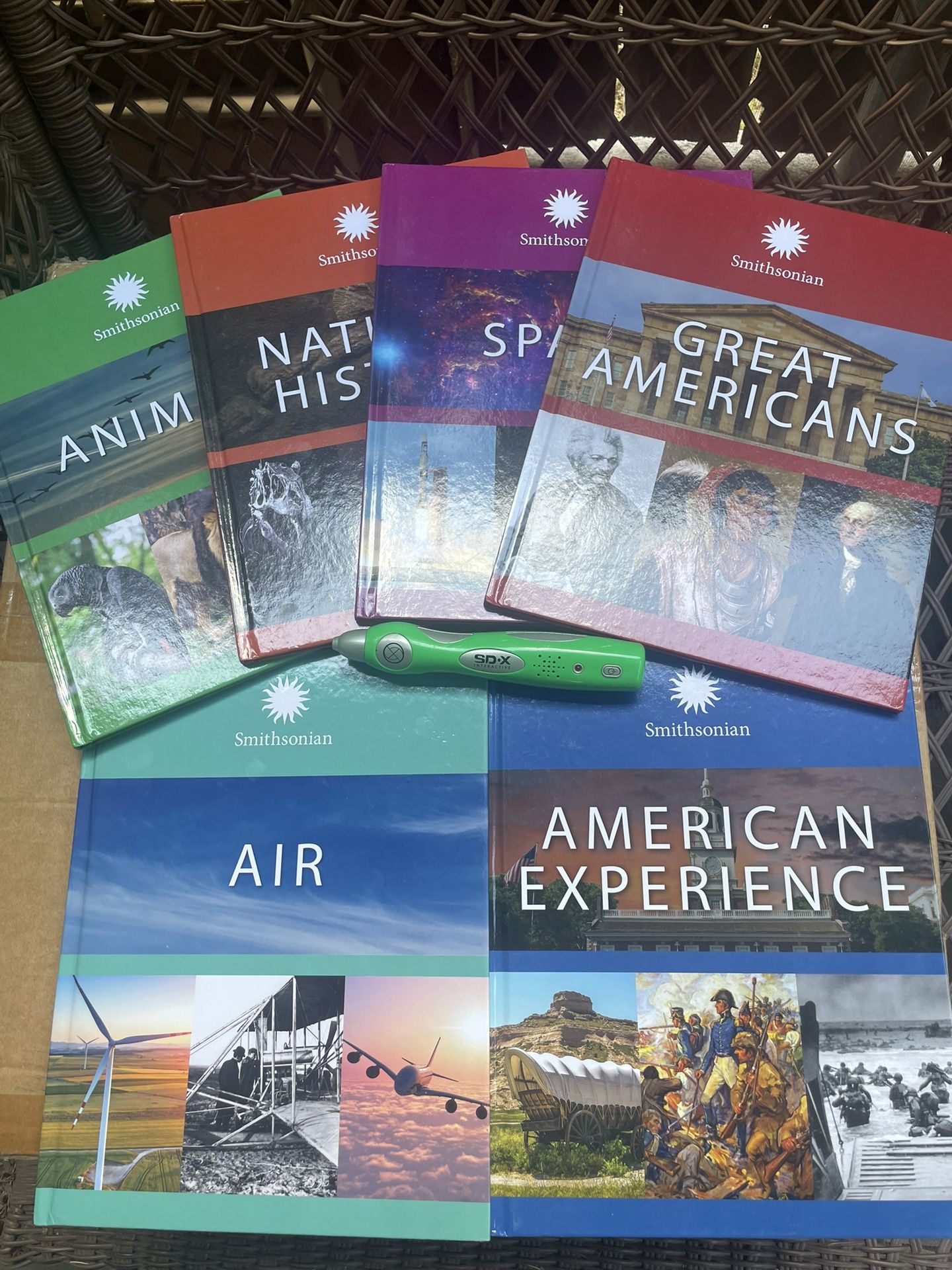 Smithsonian Interactive Library - 6 Hardcover Books:-Natural History-American Experience-Space-Animals-Great Americans-Air Includes 1 Electro