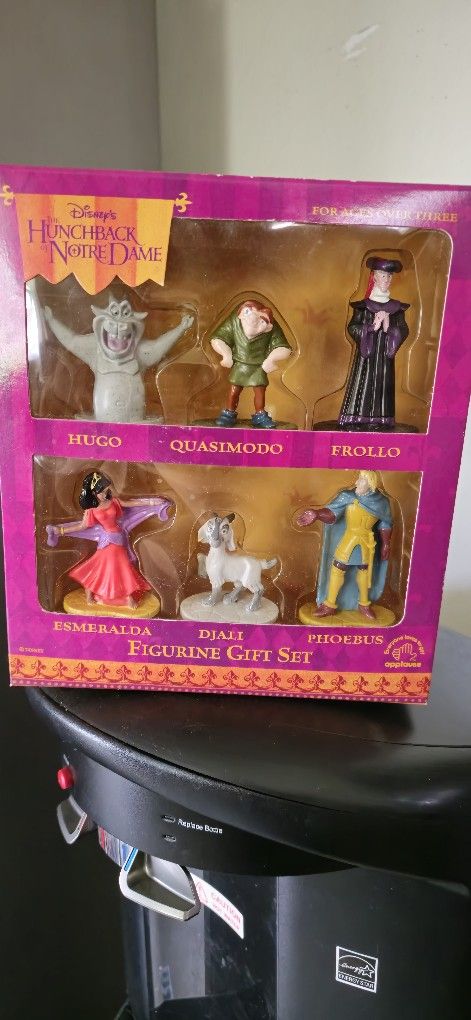 Vintage Disney Hunchback of Notre Dame 6 pc Figurine Gift Set Applause New NIB