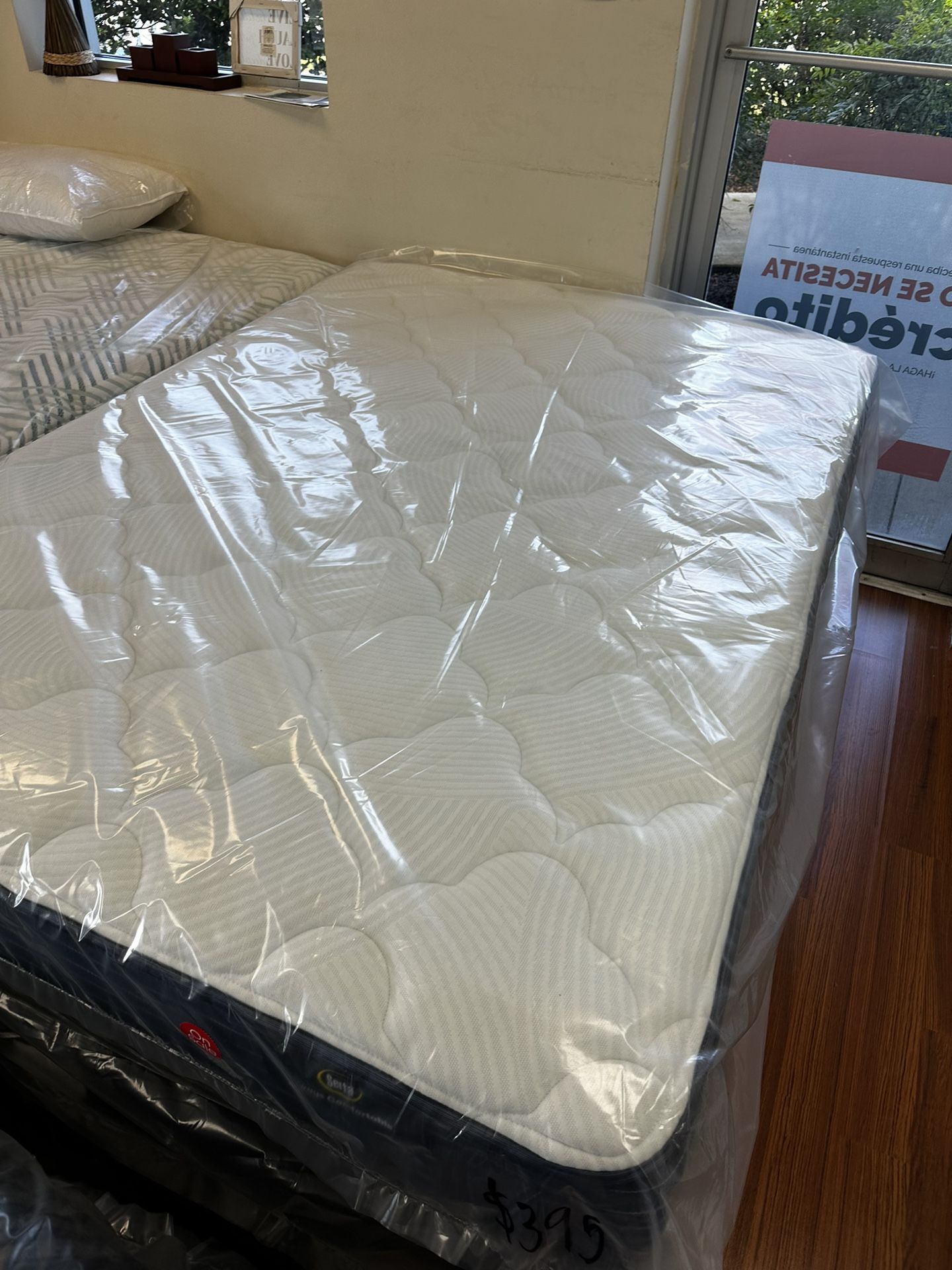 SERTA COMFORTABLE FULL SIZE MATTRESS