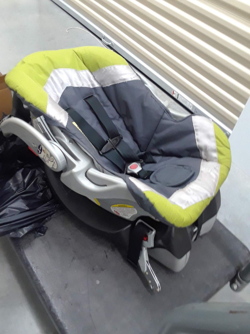 Baby Trend car seat and base