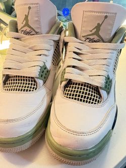 Seafoam Jordan 4’s Size 8.5