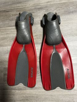 Dacor Alpha Size Large Dive, Fins, Need Straps