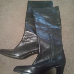 Size 11 Woman Boots