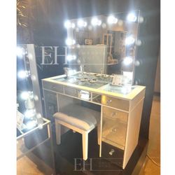 White Mirror Hollywood LED MAKEUP VANITY 