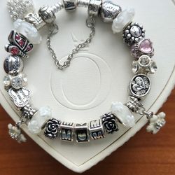 $45 Authentic Pandora Charm Bracelet With Unbranded European Beads 
