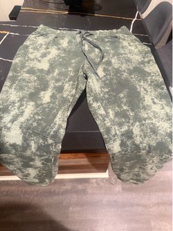 Men’s Lululemon XL Pants