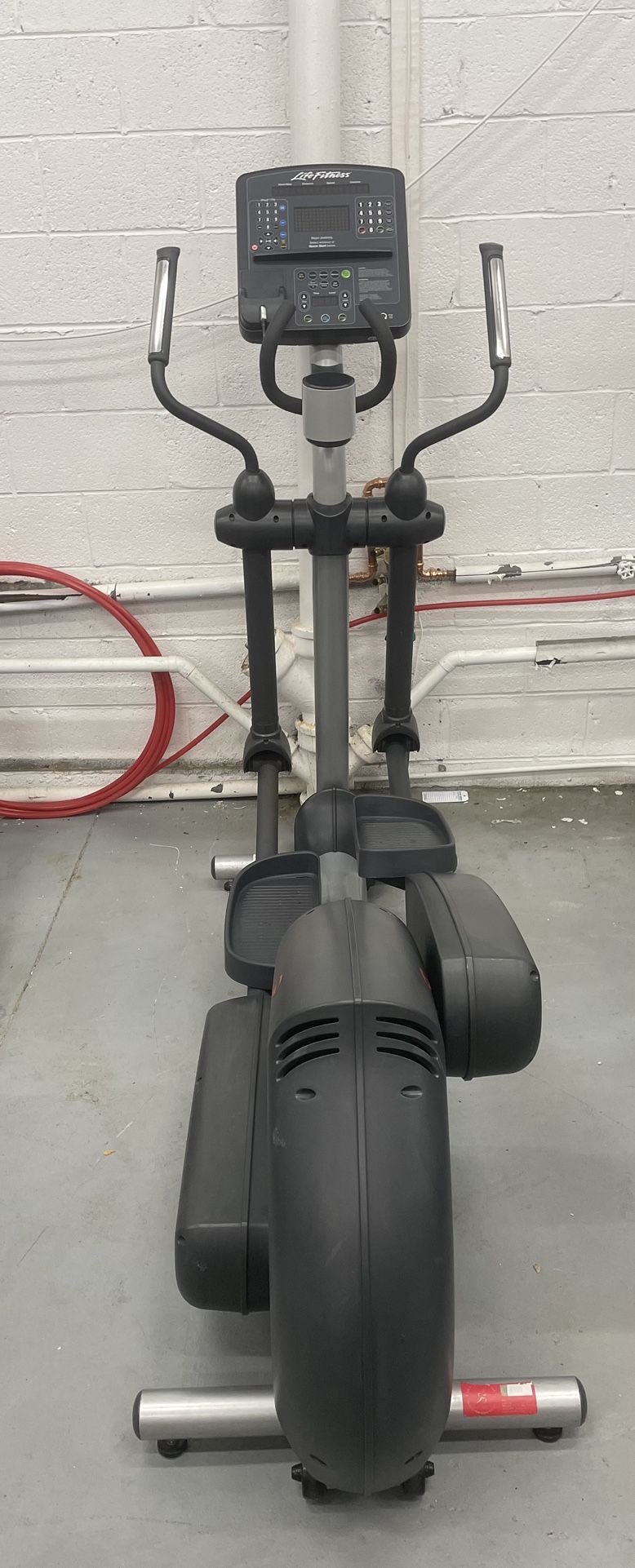 LIFE FITNESS COMMERCIAL CLUB SERIES ELLIPTICAL!