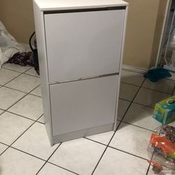 19” X 11” X 37” Mueble Para Zapatos O’ Cosas Pequeñas