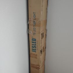 T8 Tube Light I'n Box