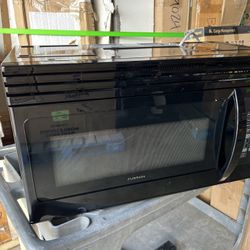 Furrion LLC FMCM15-BL-A Microwave Oven; 1.5 Cubic Foot Capacity; 900 Watts  120V Black