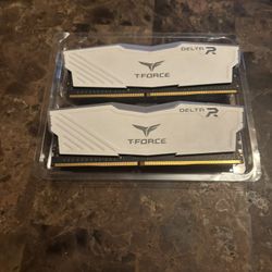 TEAMGROUP T-FORCE DELTA RGB 32GB (16GBx2) DDR4 3600MHz RAM (TF4D416G3600HC18JBK)