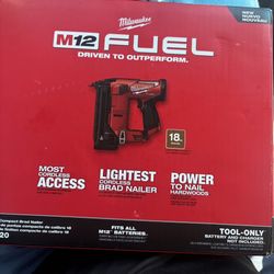 Milwaukee M12 18 Gauge