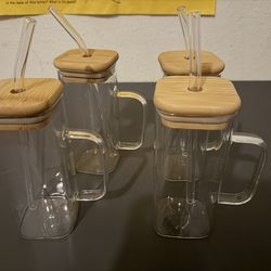 Glass cup set of 4 w/ lids