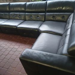 SECTIONAL GENUINE LEATHER RECLINER ELECTRIC BLACK COLOR.. DELIVERY SERVICE AVAILABLE 💥🚚💥🚚