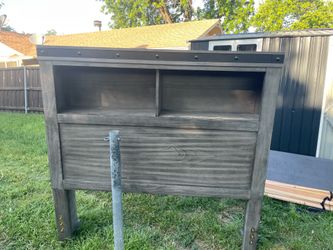 Queen size bedframe