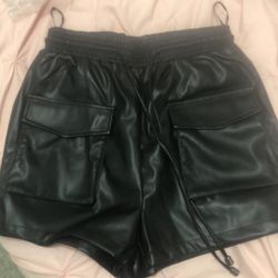 PAPAYA LEATHER SHORTS