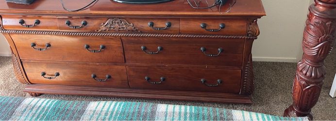 Dresser