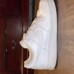 Air force ones , Jordan 1 mid artic orange , Jordan 6 Retro mint foam(wmns