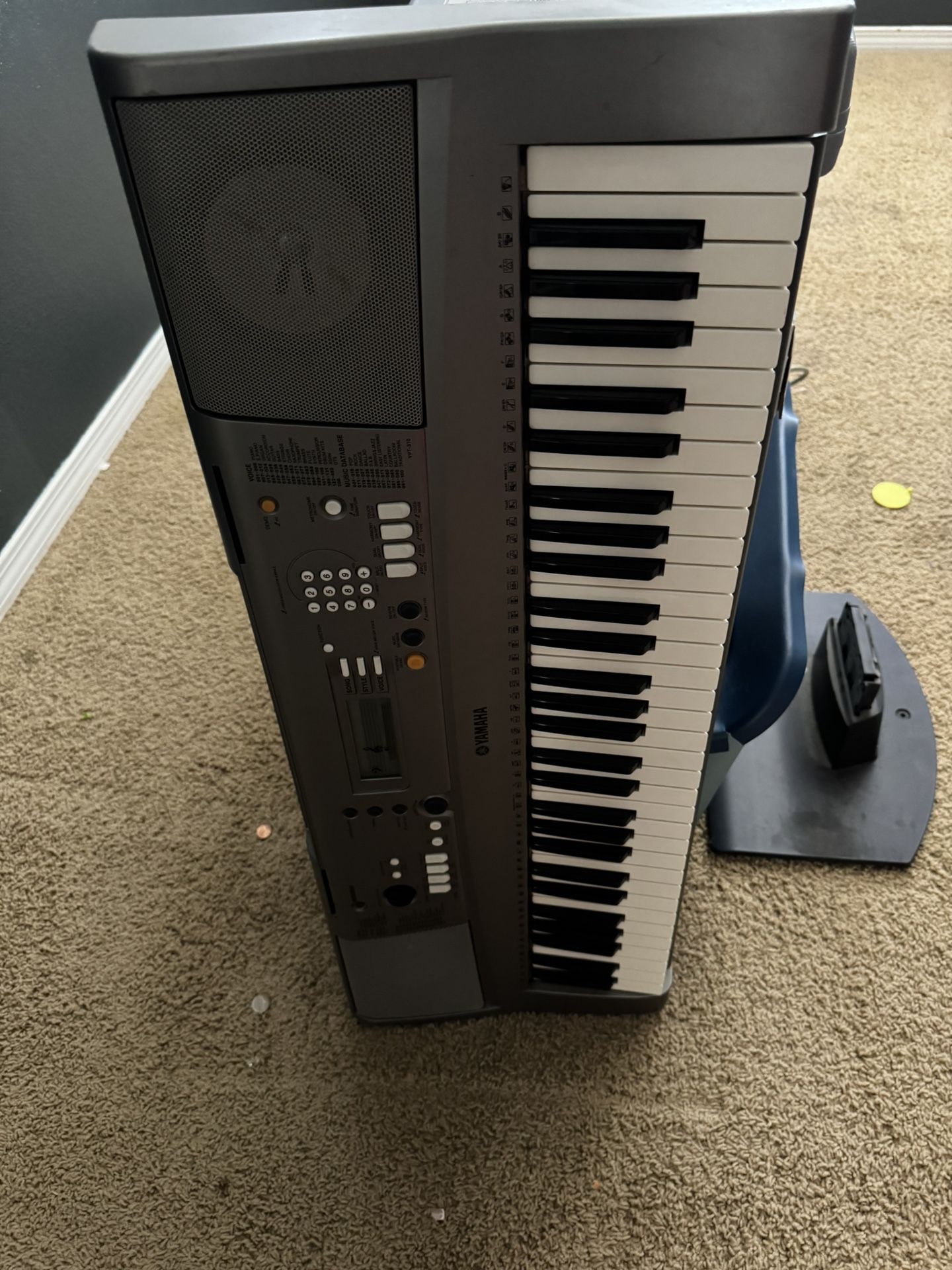 Electric Keyboard With Stand