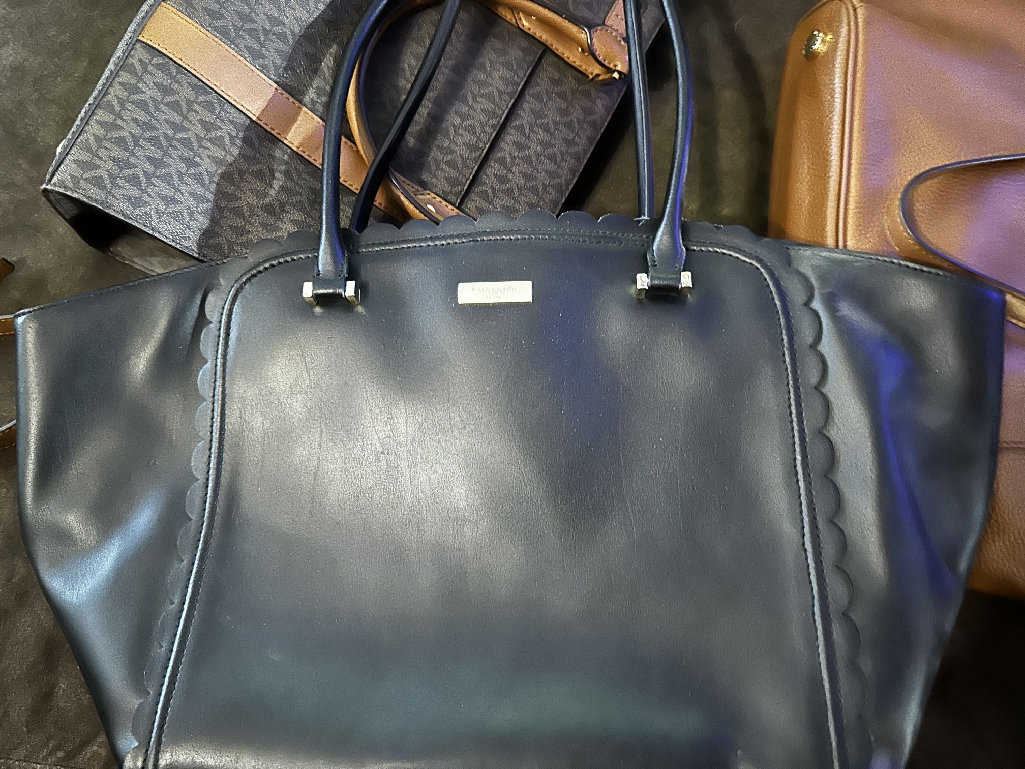 Large Scalloped Kate Spade