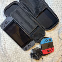 🎮 Nintendo Switch Bundle + Carrying Cases + Controller Grip