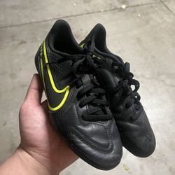 Tiempo Nike Soccer Cleats Size 2y