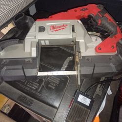 Milwaukee Deep Cut Band Saw