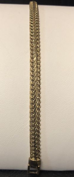 Bracelet Not Gold 8” 8.9G $10