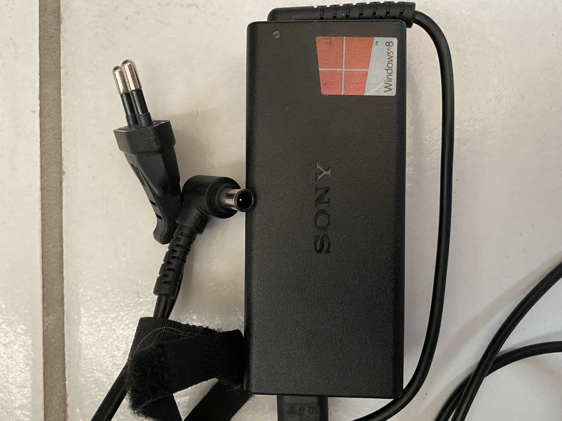 Sony VGP-AC19V48 65W AC Adapter