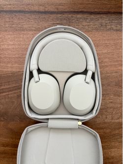 Sony WH-1000XM5