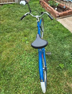 Raleigh LTD-3 Royal Blue women's 3-speed bicycle, vintage style from the 70s, made in England.
