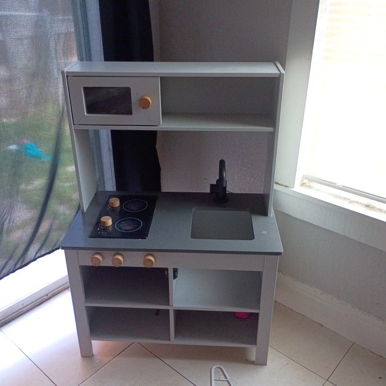 Kids Play Kitchen