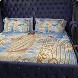 Free Delivery Blue Velvet Complete Bedroom Set Selling All Together only $2000 cash Obo No Lowballin