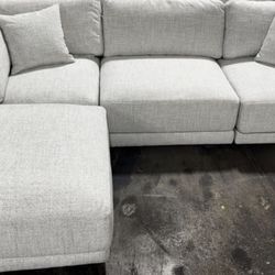 Dayna 4-Piece Modular Sectional – Light Gray Display Model – Like New