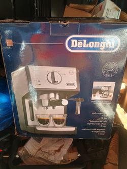 DeLonghi Expresso And Cappuccino Maker. Brand New!!!
