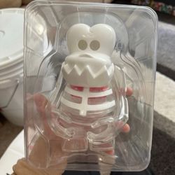 Supreme Bounty Hunter SKULL KUN Figurine Semi Broken