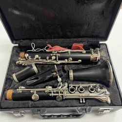 YAMAHA YCL-450N INTERMEDIATE BB CLARINET, IN USED CONDITION WITH CASE