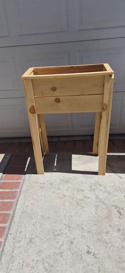 Cedar containers