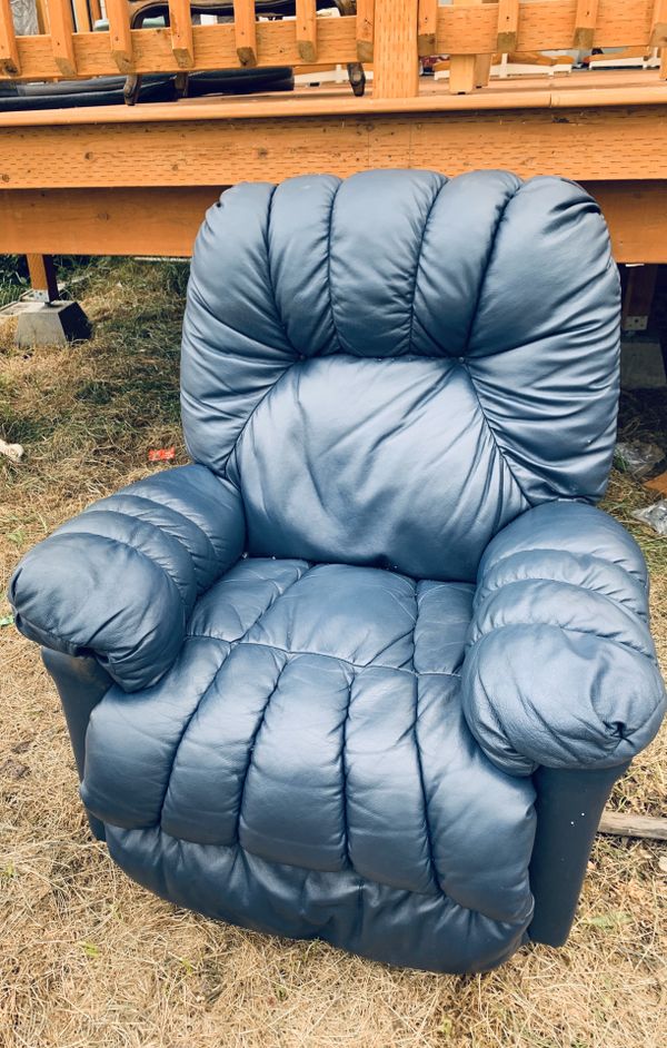 Nice lazy boy for Sale in WA OfferUp