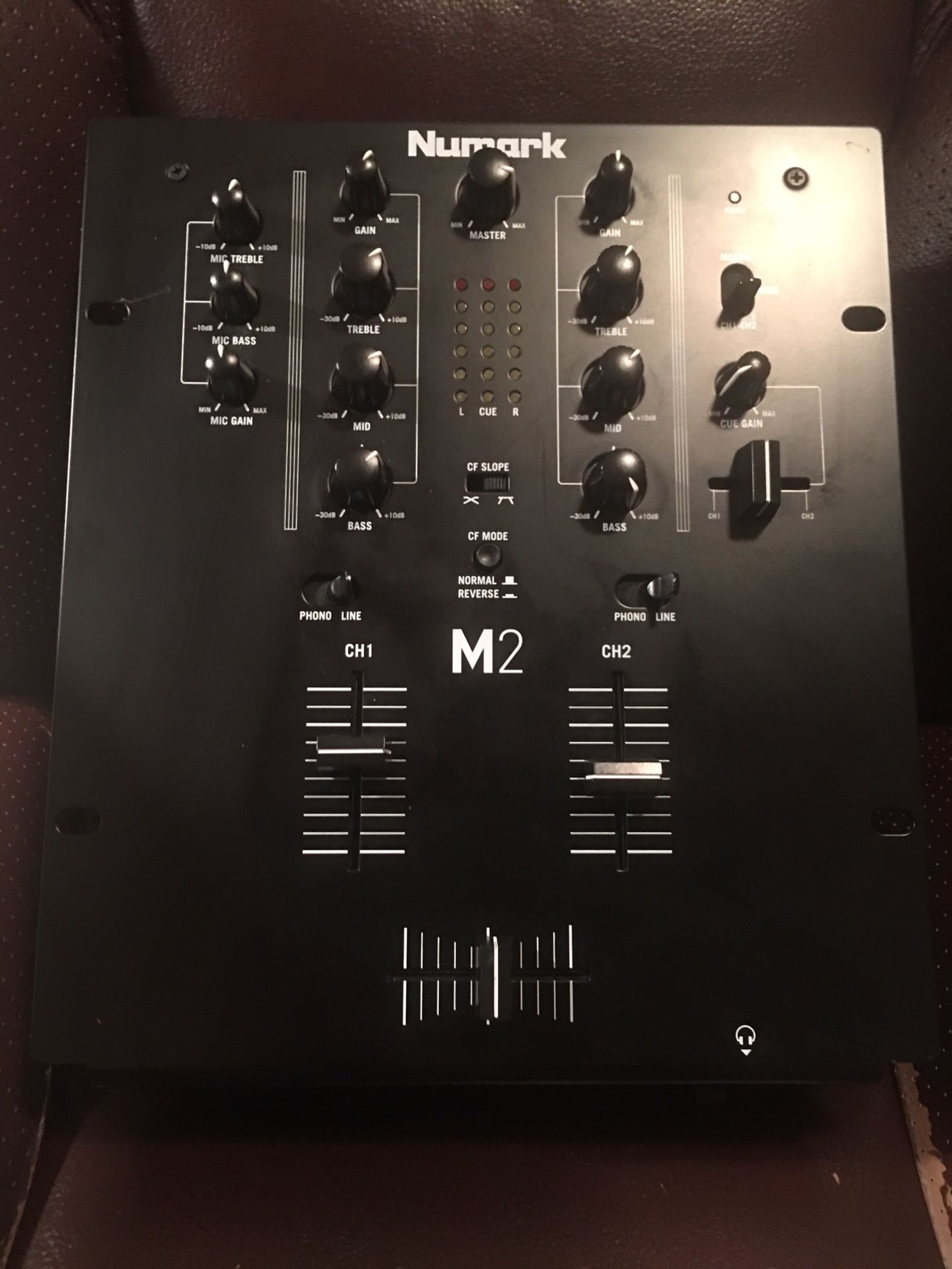 DJ Mixer Numark M2