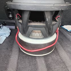 10" Subwoofer And Amp  Epicenter  Works good