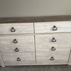 Wood dresser