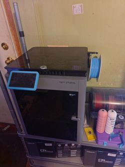 Bambu Lab P2S 3d printer with Creality space pi dryer, and filament assortment, tpu, pla, petg.