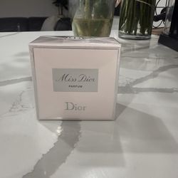 Brand new 80 ml Miss Dior Parfum