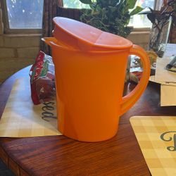 TUPPERWARE  JARRA PARA AGUAS NUEVA $10.