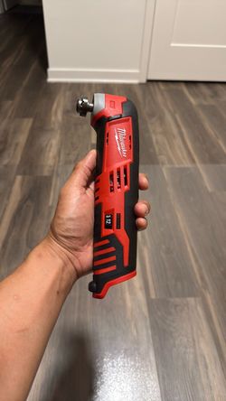 Milwaukee M12 12V Lithium-Ion Cordless Oscillating Multi-Tool (Tool-Only)