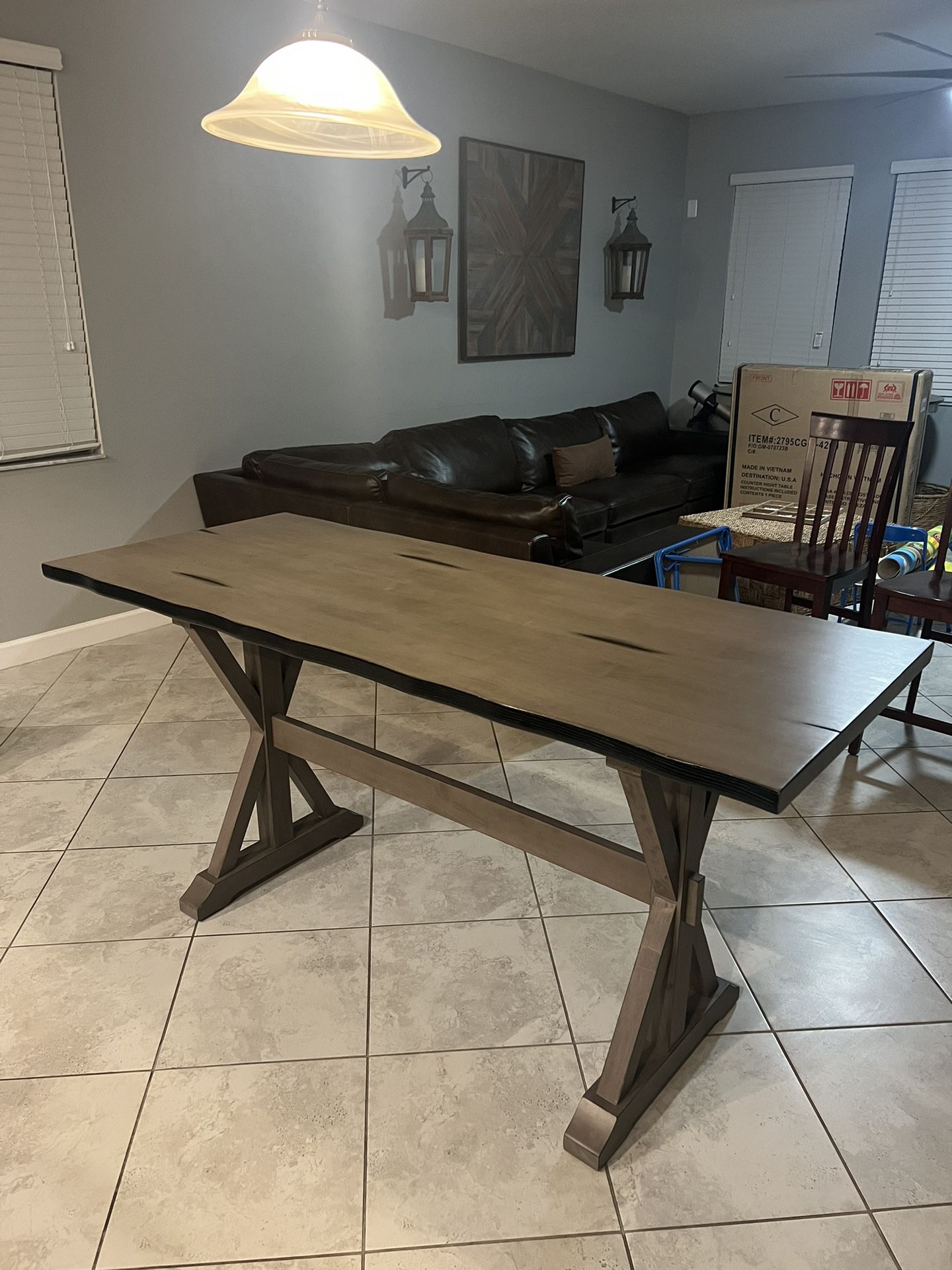 Table, Counter Height, Great Condition!