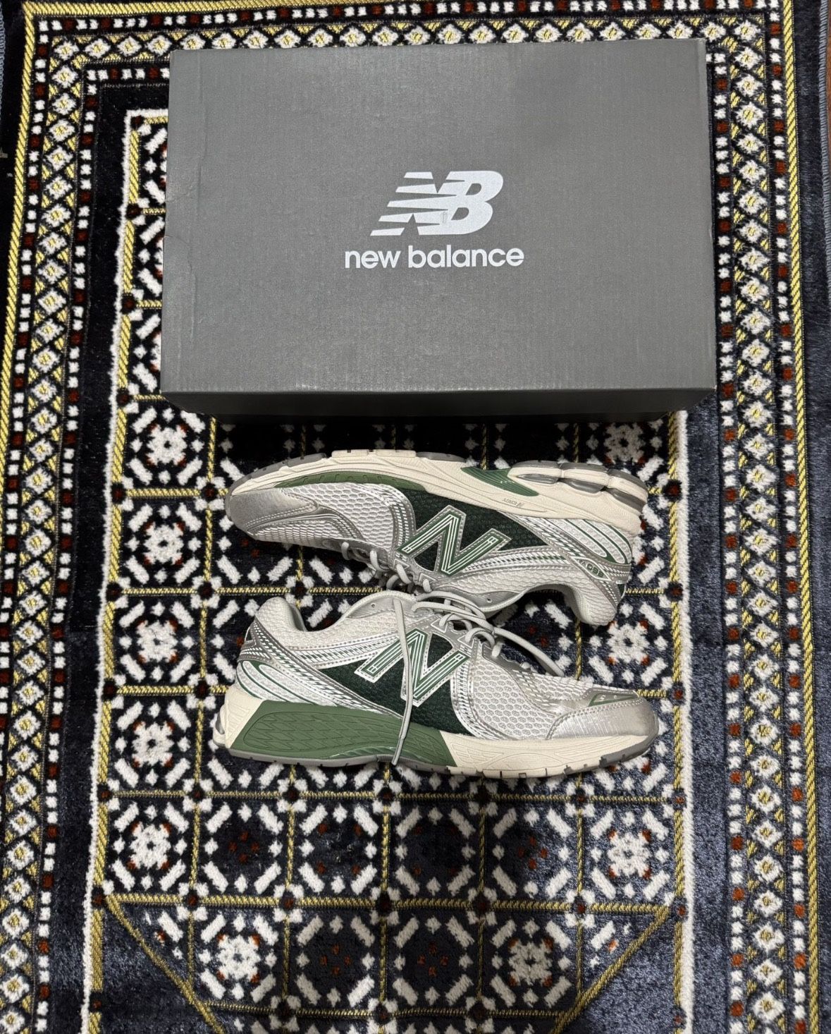 New Balance 860 V2